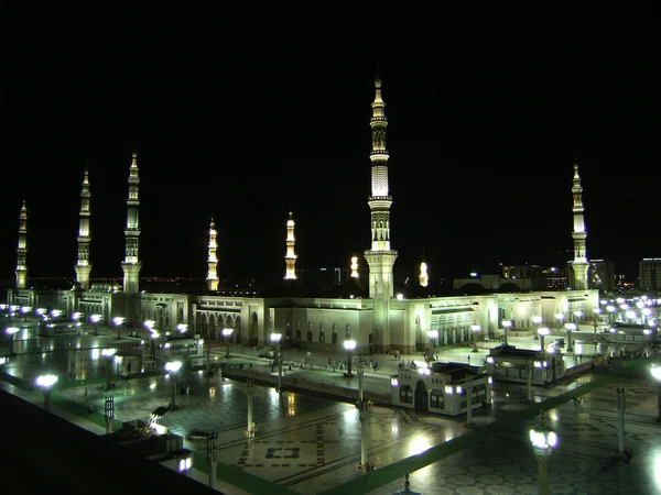 14 GECE GÜN EKONOMİK UMRE (KABE'YE YAKIN OTEL)